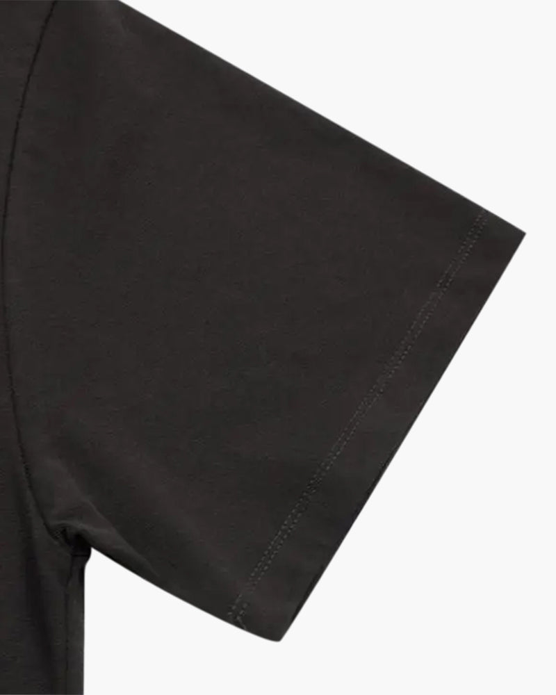 Camiseta sólida refinada